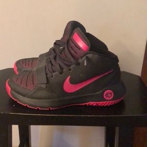 KD Trey 5 size 7 men’s
